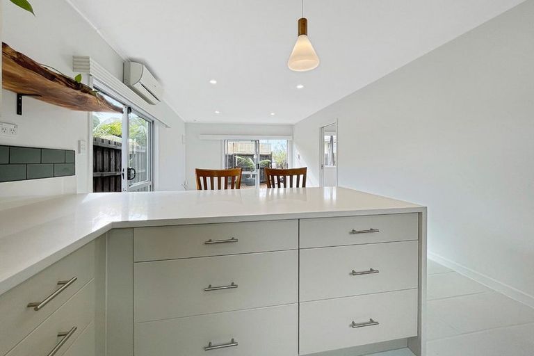 Photo of property in 12 Waterfront Road, Mangere Bridge, Auckland, 2022