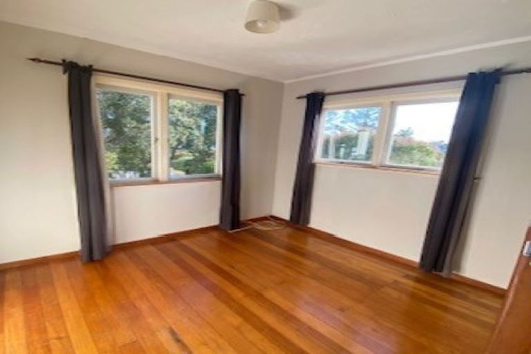 Photo of property in 14 Lanigan Street, Birkdale, Auckland, 0626