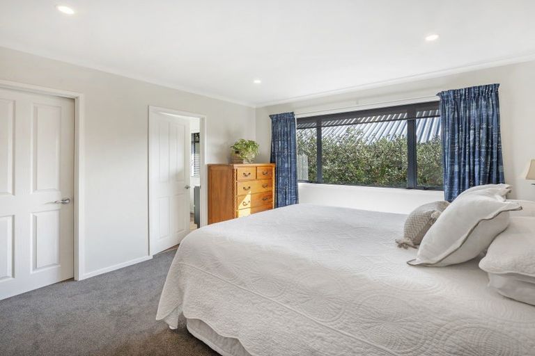 Photo of property in 14 Lakemere Way, Kinloch, Taupo, 3377