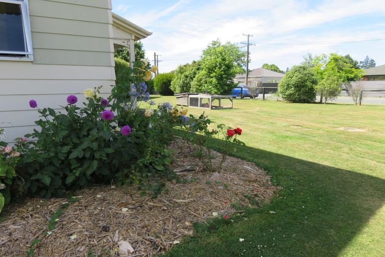 Photo of property in 5 Main Road, Pleasant Point, 7903