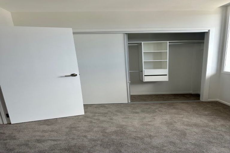 Photo of property in 10/19 Windlass Street, Long Bay, Auckland, 0630