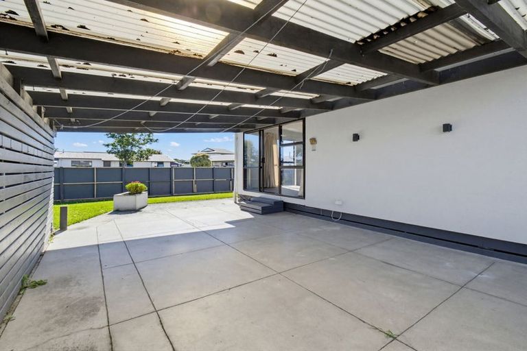 Photo of property in 22 Peter Hall Drive, Kelvin Grove, Palmerston North, 4414