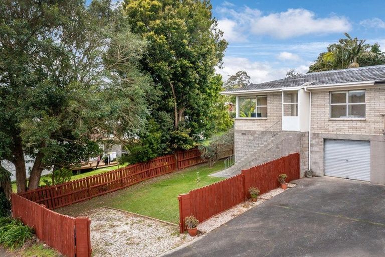 Photo of property in 1/14a Camrose Place, Glenfield, Auckland, 0629