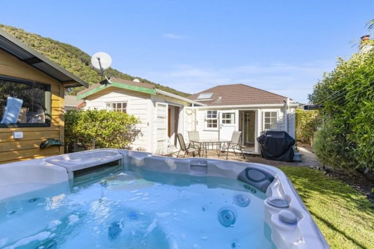 Photo of property in 26 Kauri Street, Eastbourne, Lower Hutt, 5013