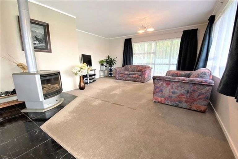 Photo of property in 411b Great South Road, Opaheke, Papakura, 2113