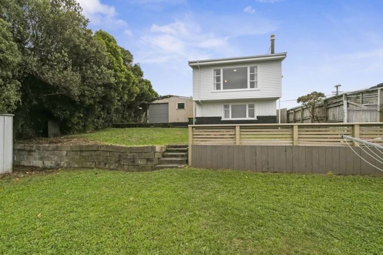 Photo of property in 206b Miromiro Road, Normandale, Lower Hutt, 5010