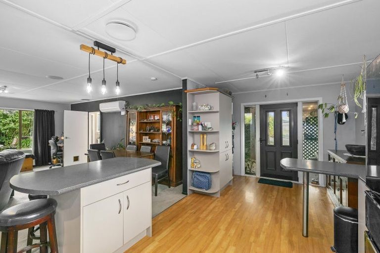 Photo of property in 39b Gemstone Drive, Birchville, Upper Hutt, 5018