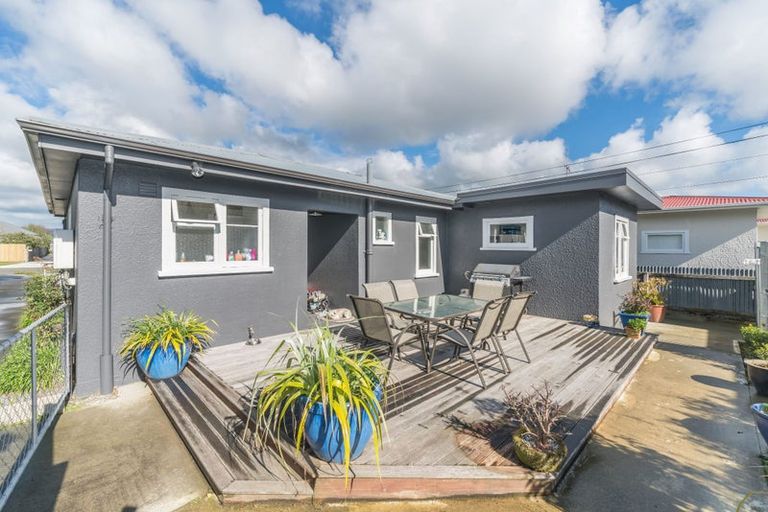 Photo of property in 19 East Street, Terrace End, Palmerston North, 4410