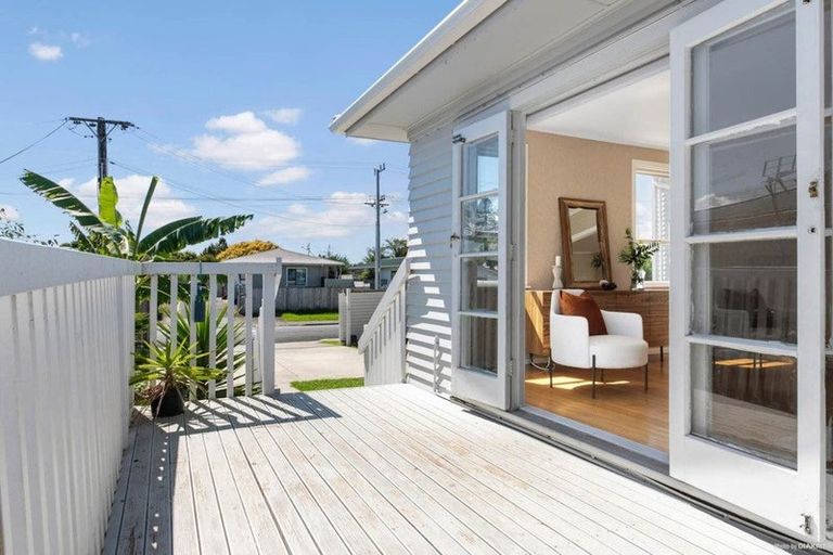 Photo of property in 4a Mawney Road, Henderson, Auckland, 0610