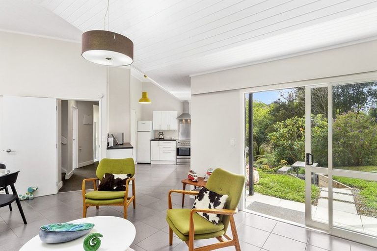 Photo of property in 1080 Sandspit Road, Sandspit, Warkworth, 0982