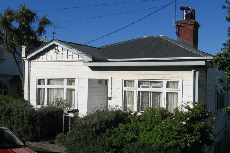 Photo of property in 60 Roxburgh Street, Mount Victoria, Wellington, 6011