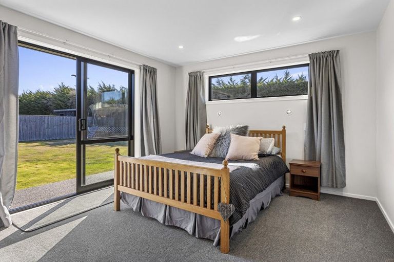 Photo of property in 41 Willowside Place, Amberley, 7410