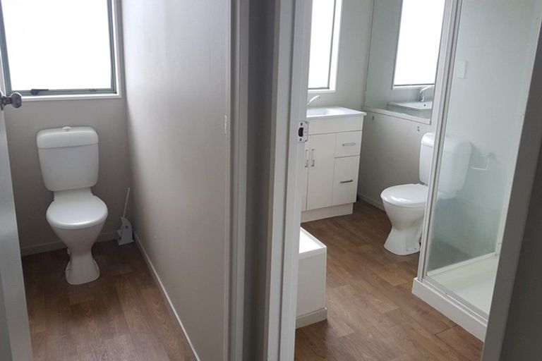 Photo of property in 2/24 Mcquarrie Avenue, Wattle Downs, Auckland, 2103