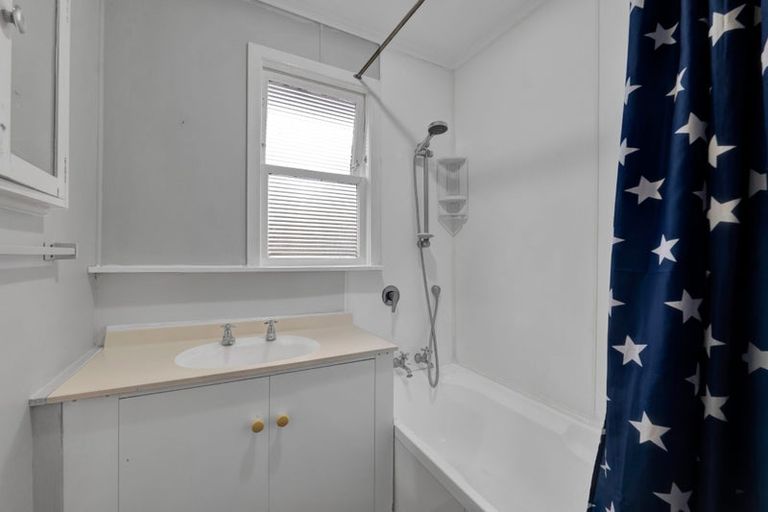 Photo of property in 134 Brooklands Road, Brooklands, New Plymouth, 4310