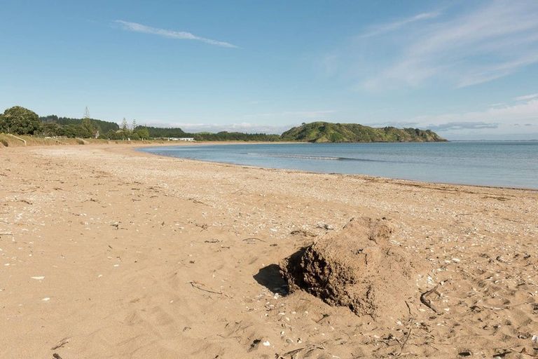 Photo of property in 55 Taipa Point Road, Taipa, 0420