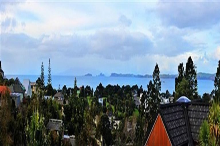 Photo of property in 73 Braemar Road, Castor Bay, Auckland, 0620