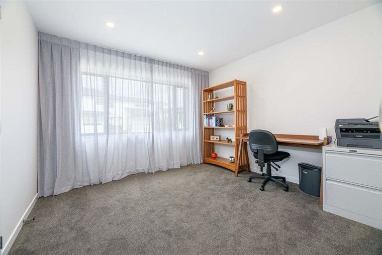 Photo of property in 12 Moki Place, Long Bay, Auckland, 0630