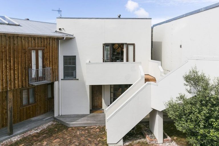 Photo of property in 5/12 Little George Street, Thorndon, Wellington, 6011