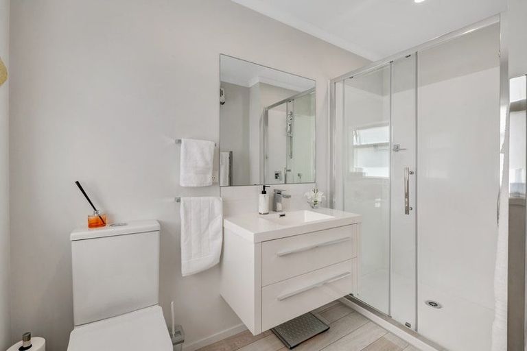 Photo of property in 8 Waitaha Close, Orewa, 0931