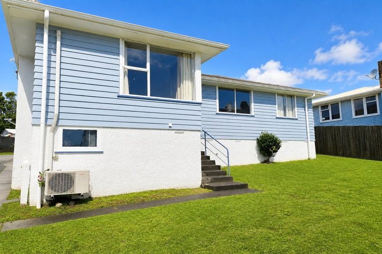 Photo of property in 3 Albion Street, Waitangirua, Porirua, 5024