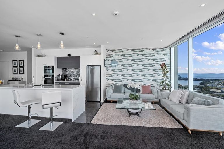 Photo of property in Sentinel Apartments, 2402/3 Northcroft Street, Takapuna, Auckland, 0622
