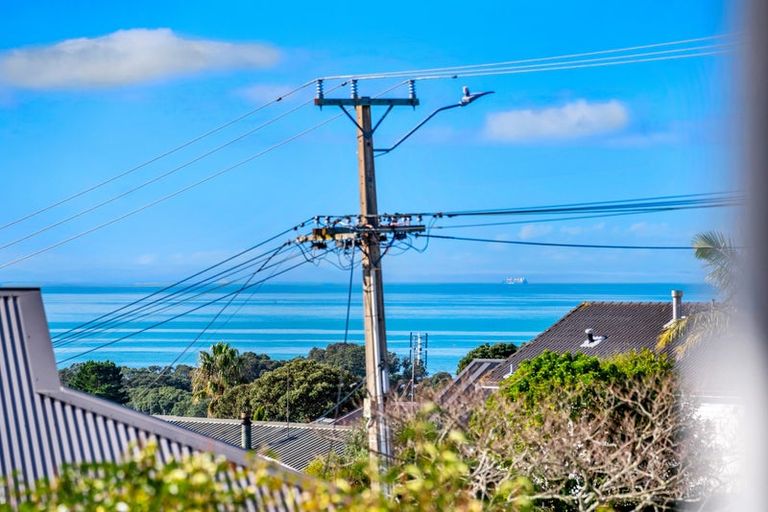 Photo of property in 2/2 Seaview Road, Milford, Auckland, 0620