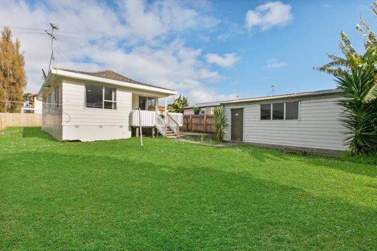 Photo of property in 2/72 Palmers Road, Clendon Park, Auckland, 2103