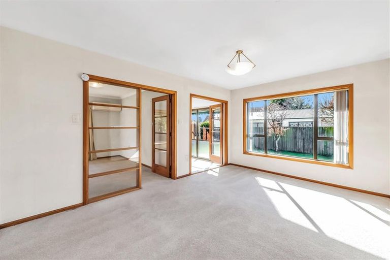 Photo of property in 27 Lochee Road, Upper Riccarton, Christchurch, 8041