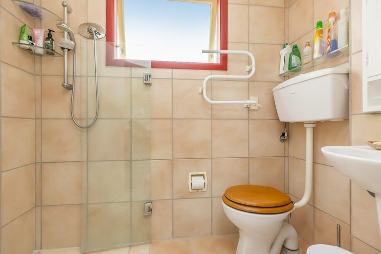 Photo of property in 48 Edinburgh Terrace, Berhampore, Wellington, 6023