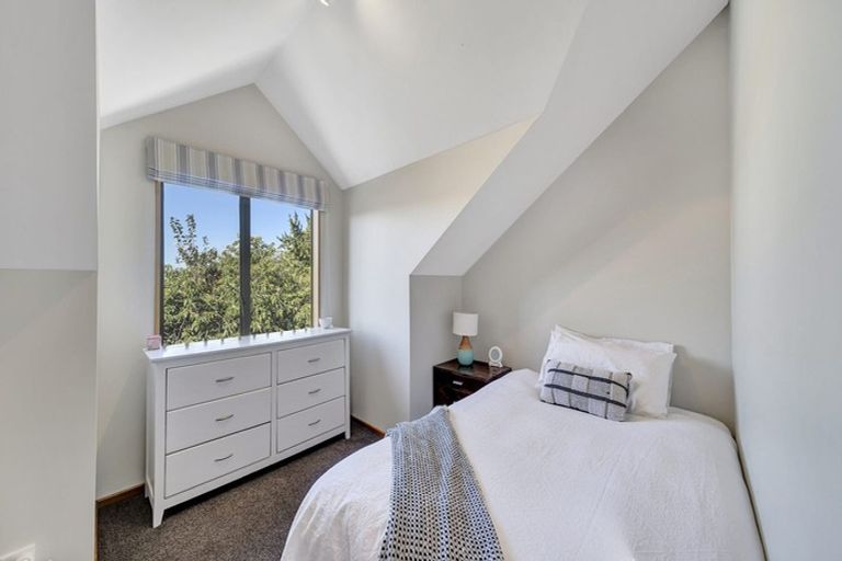 Photo of property in 18 Vanderbilt Place, Halswell, Christchurch, 8025