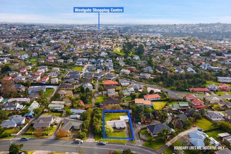 Photo of property in 92 Colwill Road, Massey, Auckland, 0614