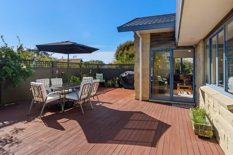 Photo of property in 4 Te Ropata Place, Waikanae Beach, Waikanae, 5036