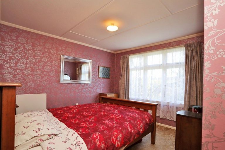 Photo of property in 17 Half Mile Road, Tuatapere, 9620