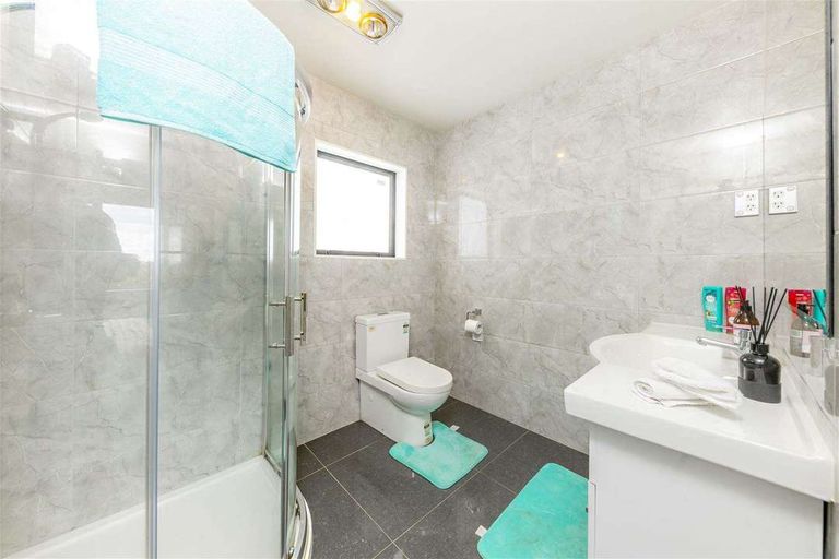 Photo of property in 26a Wayne Drive, Mangere, Auckland, 2022