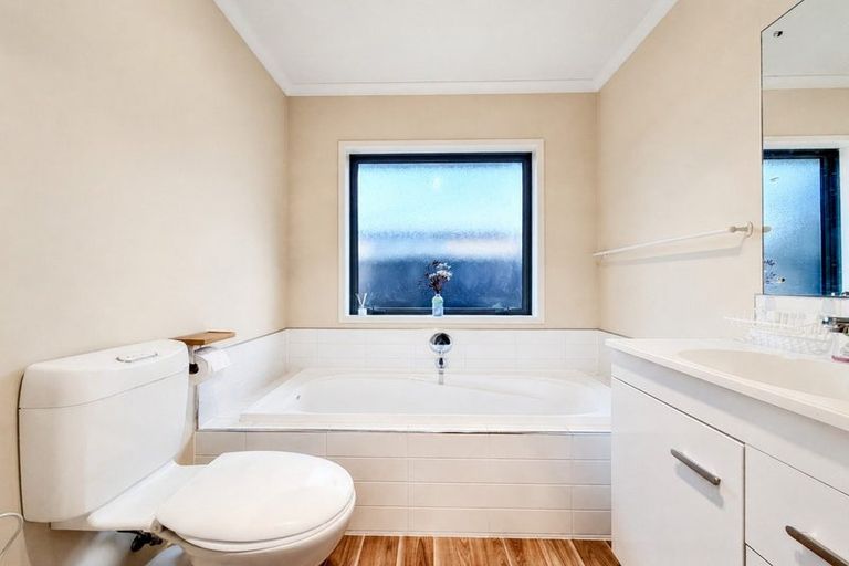 Photo of property in 17 Gallaghan Close, Wigram, Christchurch, 8042