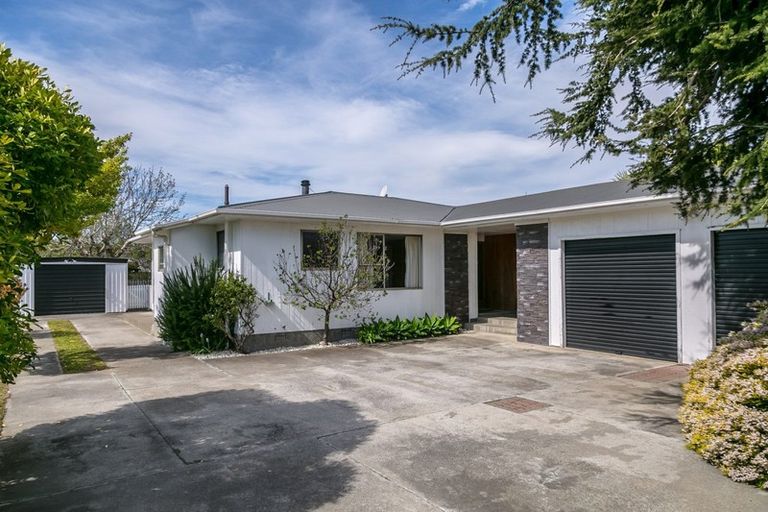 Photo of property in 30 Kitchener Street, Martinborough, 5711