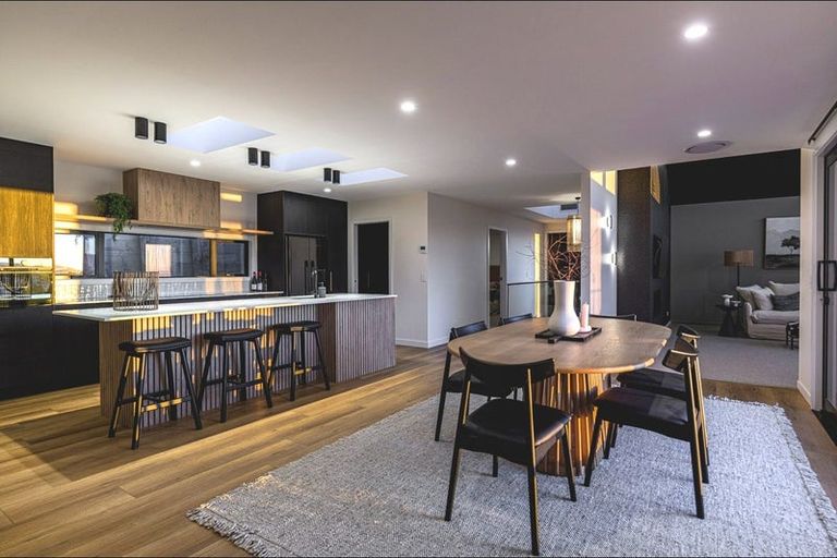 Photo of property in 37 Ruapehu Street, Paraparaumu, 5032
