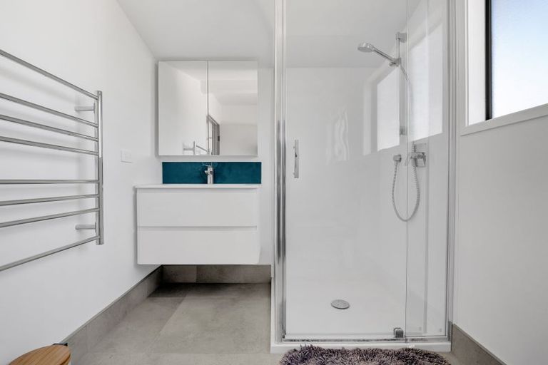 Photo of property in 64 Rhinevale Close, Henderson, Auckland, 0612