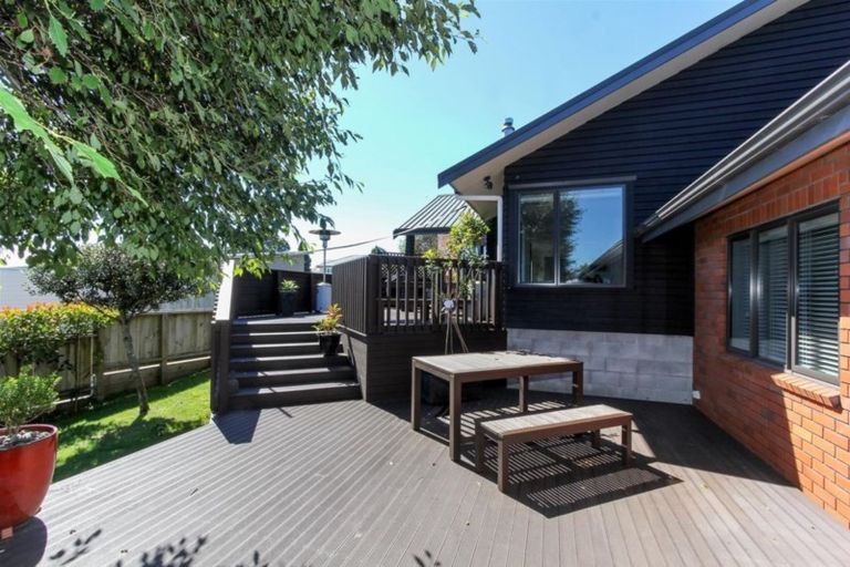 Photo of property in 24 Redwood Crescent, Hurdon, New Plymouth, 4310