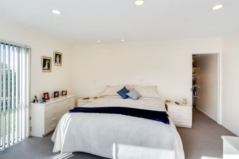 Photo of property in 4 Regent Way, Taradale, Napier, 4112