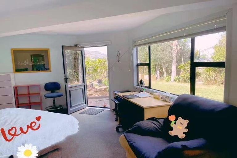 Photo of property in 5 Currey Crescent, Milford, Auckland, 0620