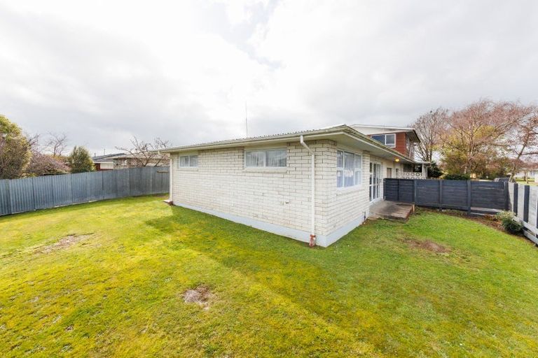 Photo of property in 1 Abraham Crescent, Milson, Palmerston North, 4414