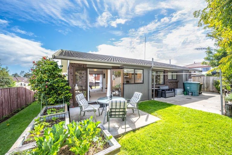 Photo of property in 2/42 Cromdale Avenue, Highland Park, Auckland, 2010