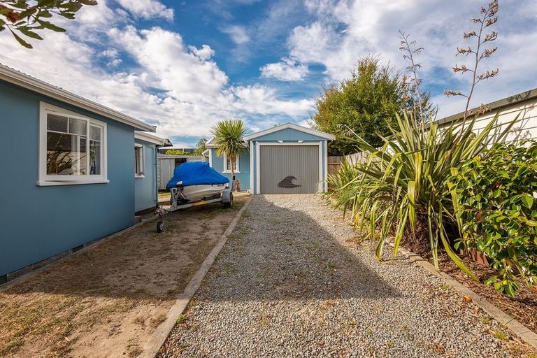 Photo of property in 10 Cross Street, Waikuku Beach, 7473