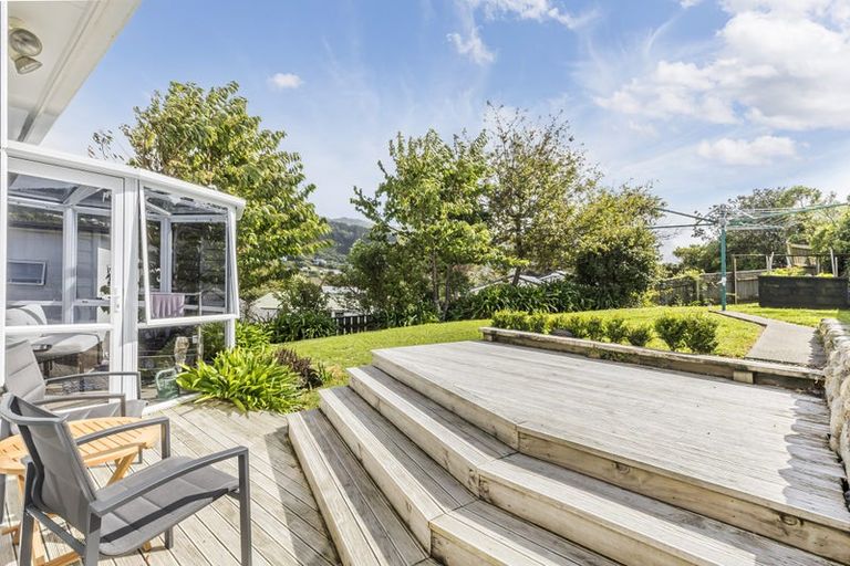 Photo of property in 13 Kowhai Street, Tawa, Wellington, 5028