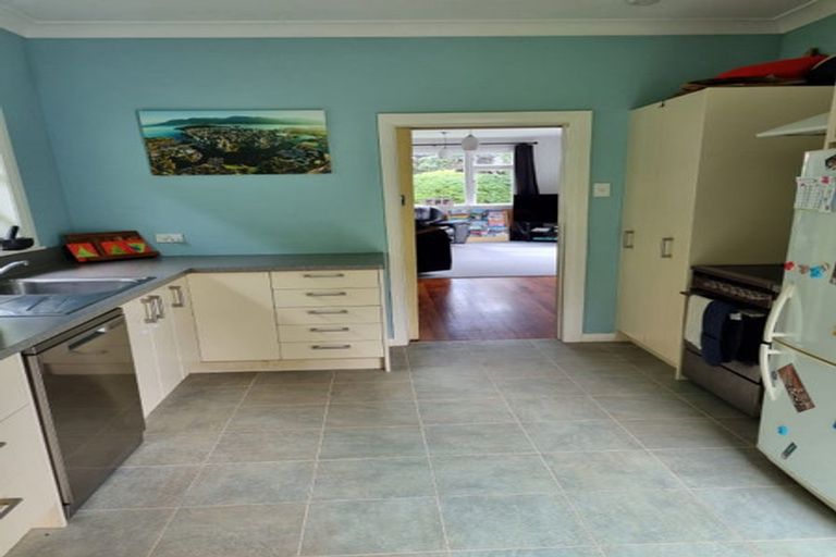 Photo of property in 132 Wellington Road, Paekakariki, 5034