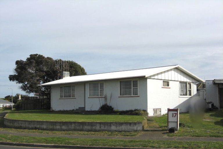 Photo of property in 17 Kotuku Street, Castlecliff, Whanganui, 4501