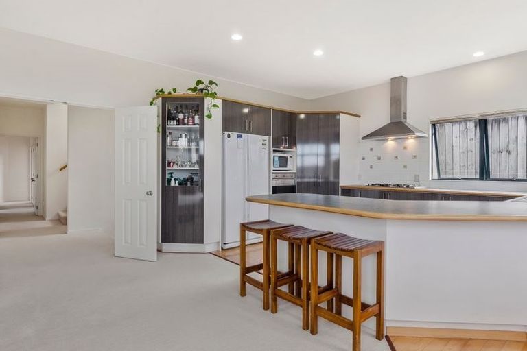 Photo of property in 28 St Clair Place, Browns Bay, Auckland, 0630