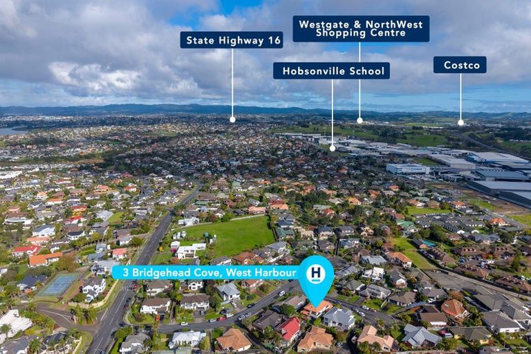 Photo of property in 3 Bridgehead Cove, West Harbour, Auckland, 0618