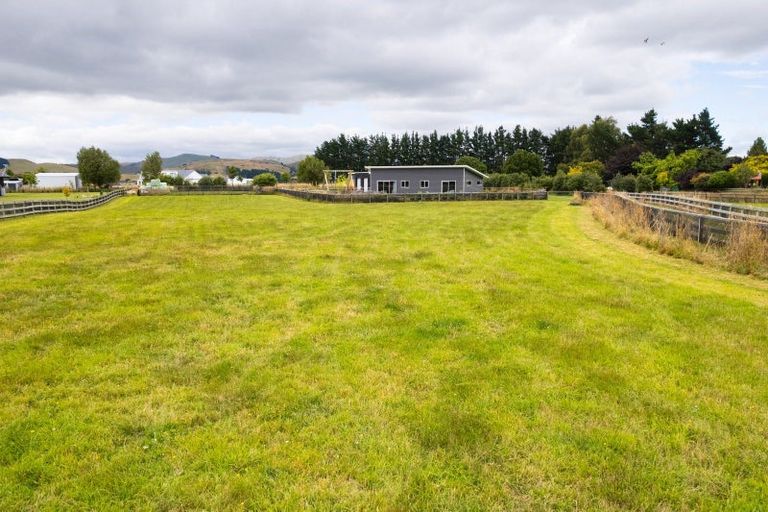 Photo of property in 220 Cowper Road, Dannevirke, 4976